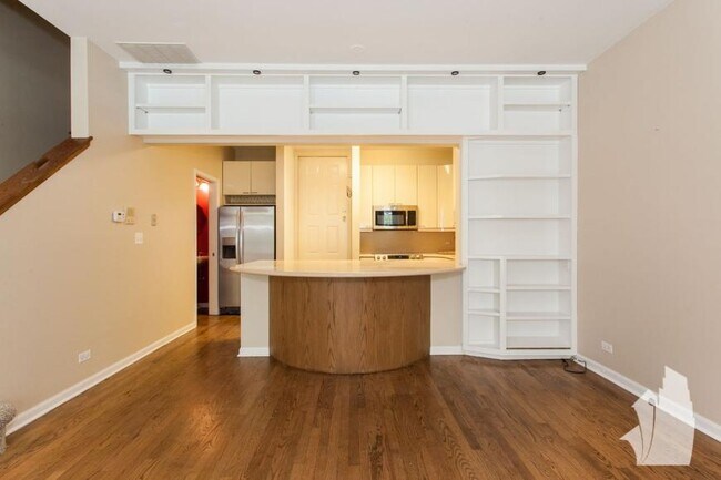 Photo - 2 bedroom in Chicago IL 60614 Unit F