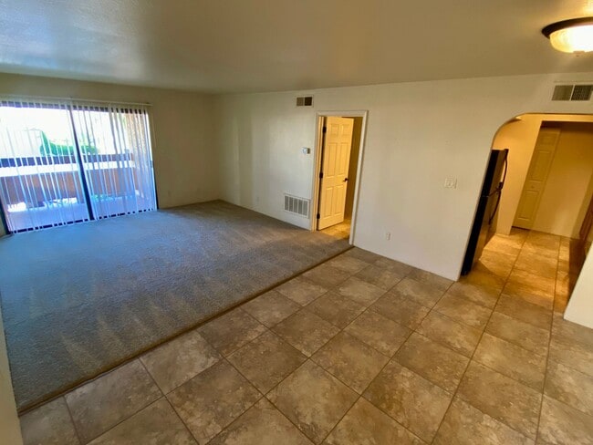 Building Photo - Upgraded Condo near Oldtown