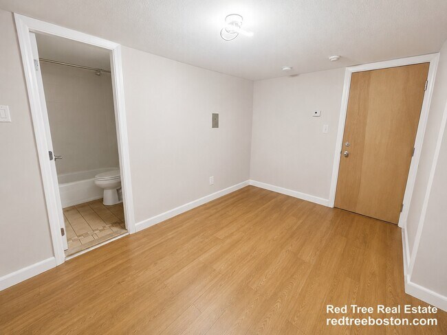 53 S Huntington Ave Unit B1