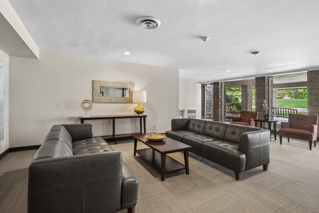 Photo - 400 Ascot Dr Unit 1E