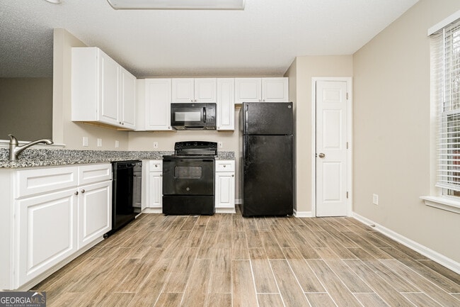 Photo - 304 Lauren Way