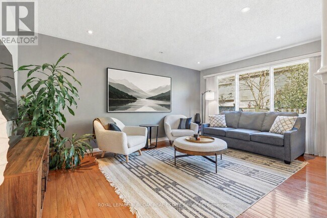 Photo - 2285 Colbeck St