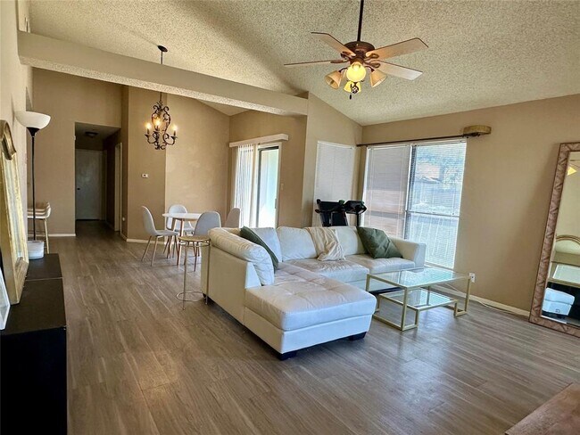 Photo - 14501 Donald Dr