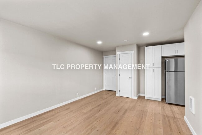 Photo - 227 S 6th St Unit C