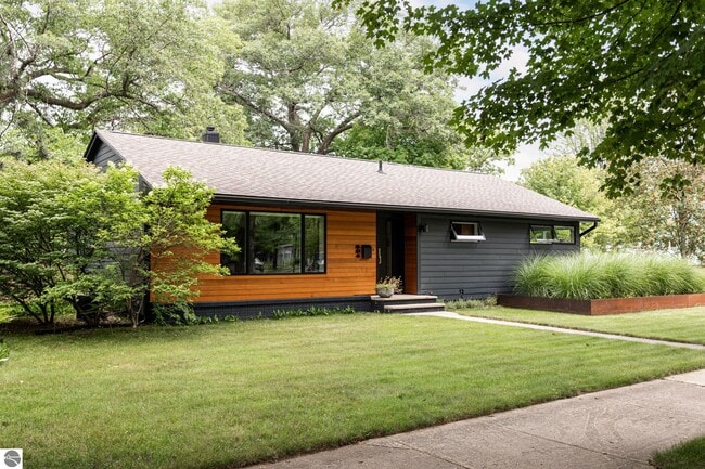 Photo - 604 Sixth St