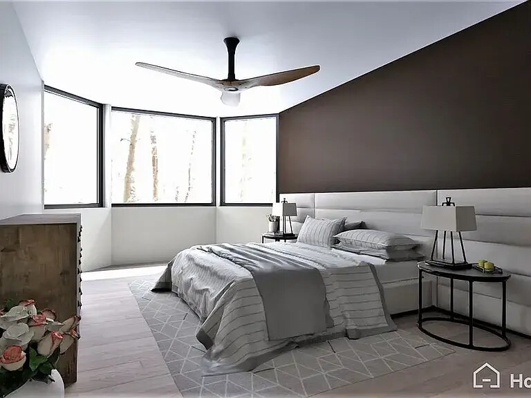 Photo - 45 RIVER Dr S