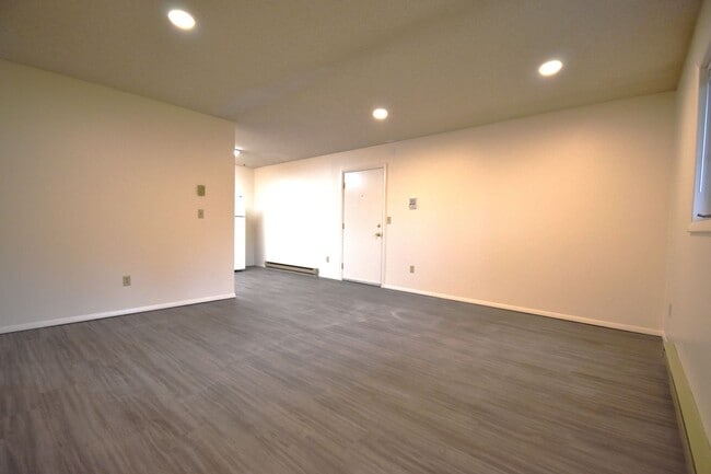 Photo - 2BR/1Ba, close to 7th Street, food truck c... Unit 56