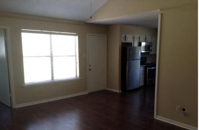 Photo - 3900 Windwood Cir