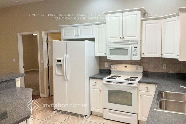 Photo - 1670 S High St