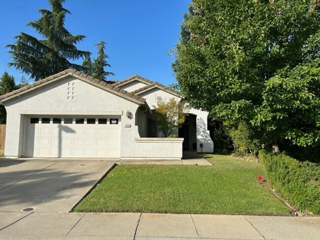 Spacious and Nice Home in Folsom - Spacious and Nice Home in Folsom