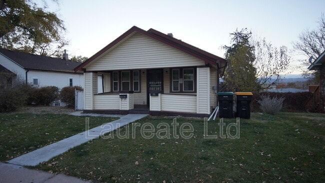 Building Photo - 3717 S Cherokee St Unit A