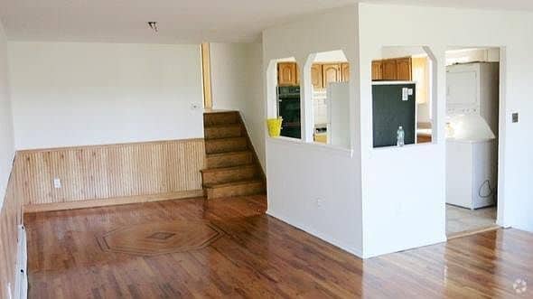 Building Photo - 2242 Bergen Ave Rental