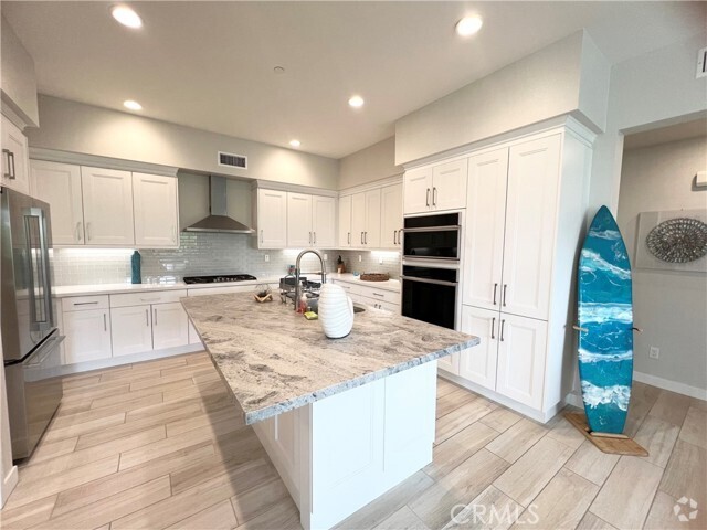 Building Photo - 1519 Doheny Way Rental