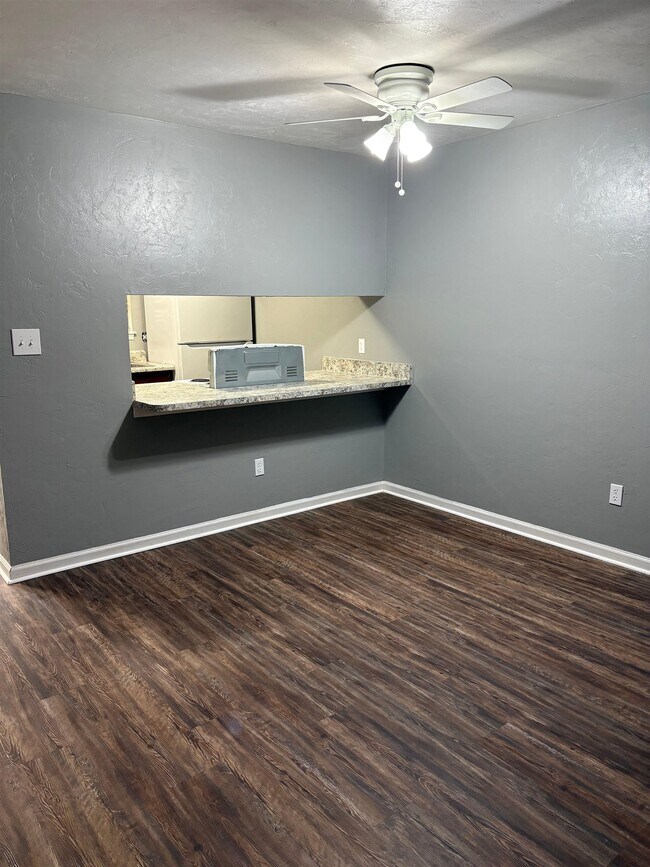 Photo - 2049 Watson Way