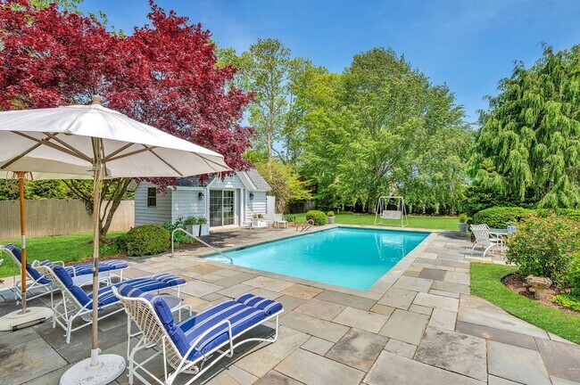 Photo - 35 Toylsome Ln