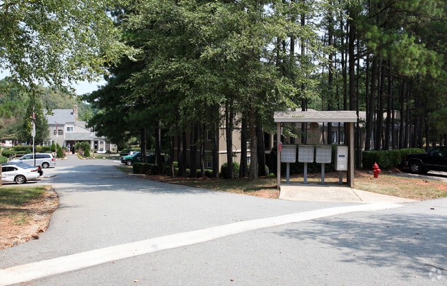 Ashford Lakes Apartaments Communit - Pinewood Station