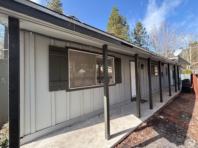 Building Photo - 4091 Greenwood Rd Unit 1 Rental