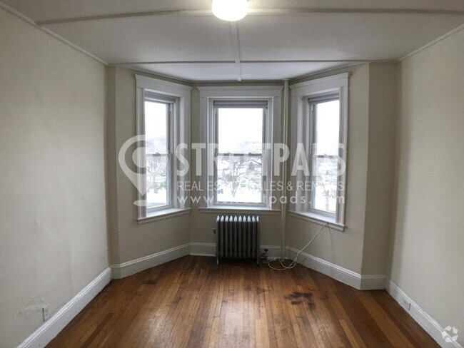 Building Photo - bedroom in Boston MA 02215 Rental