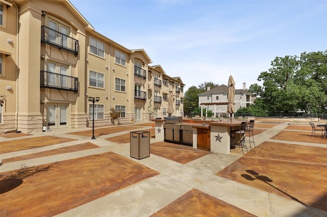 Photo - 3102 Kings Rd Unidad 1303