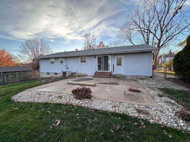 Photo - 1304 Overlook Dr
