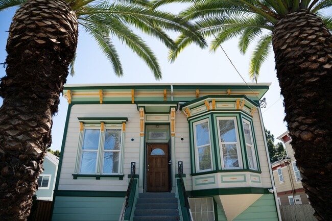 Building Photo - 1010 Chester St Unit Lower