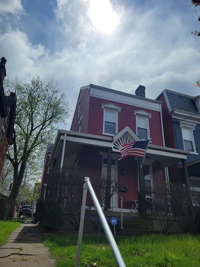 Building Photo - 224 6th Ave Unit 2