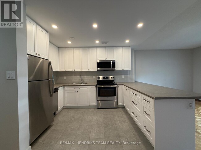 Photo - 33 Leaside Dr Unit 203
