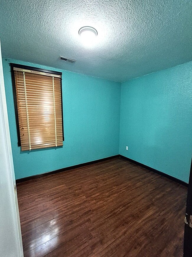 Photo - ALL PROSPECTIVE TENANTS MUST SUBMIT A $58 ...