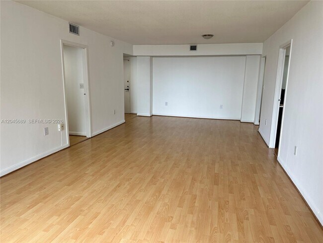 Photo - 2333 Brickell Ave Unidad 1610