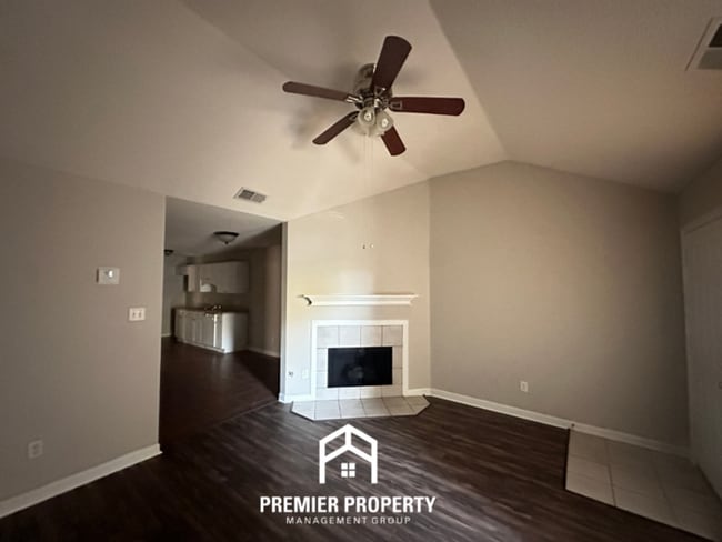 Photo - 1116 Sunstar Dr