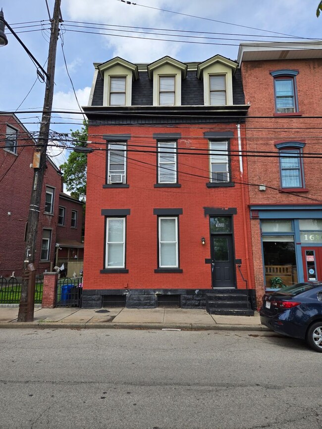 Building Photo - 1608 Lowrie St Unit #2 Rental