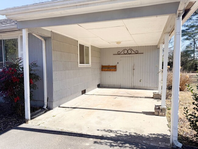 Photo - 3-Bedroom Single-Family Home Near TTU with Hardwood Floors and Carport