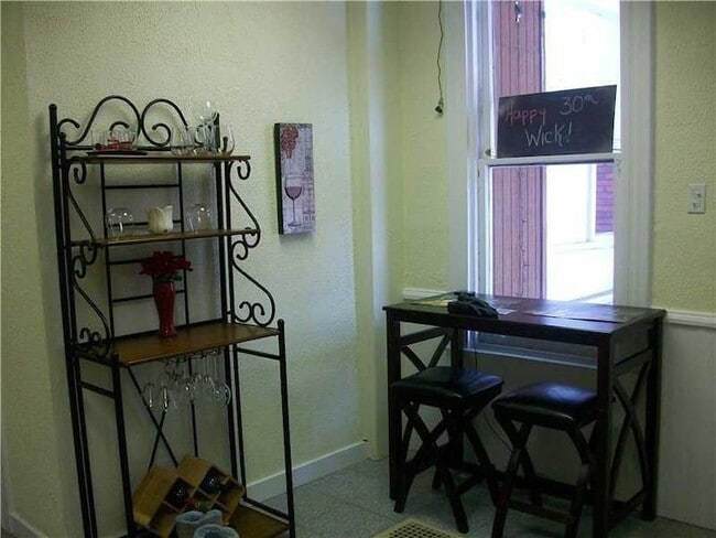 Photo - 239 Lehigh Ave Unidad 1