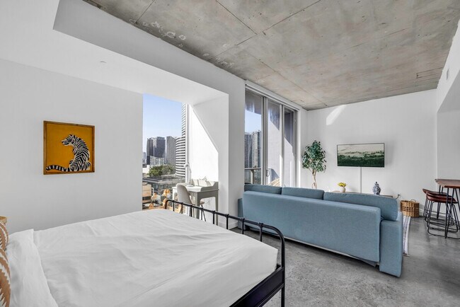 Photo - 245 SE 1st St Unidad SI ID1255517P
