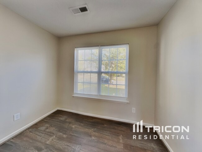 Photo - 5040 Liberty Hall Cir