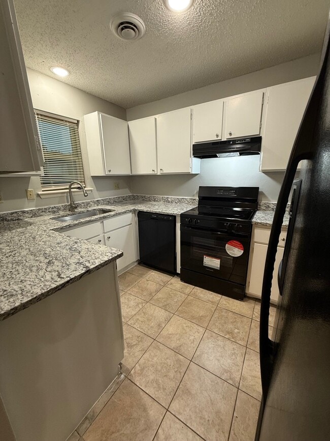 408 W Pointer Trail