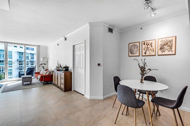 Photo - 2000 N Bayshore Dr Unit 909