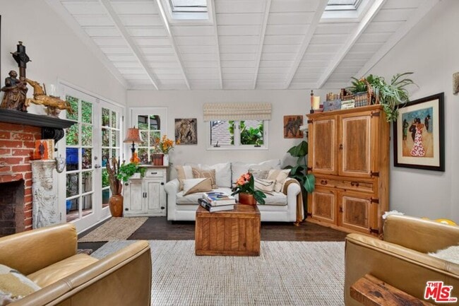 Photo - 8936 Wonderland Ave