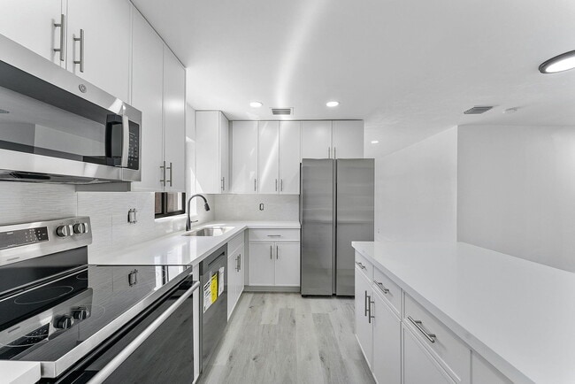 Photo - 714 NW 1st Way