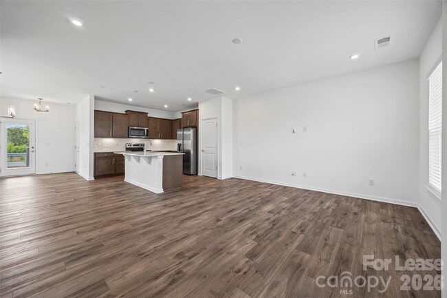 Photo - 16212 Leading St