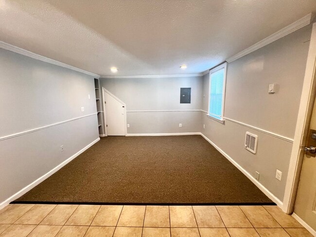 Photo - 204 S Main St Unit Studio Efficiency Apt