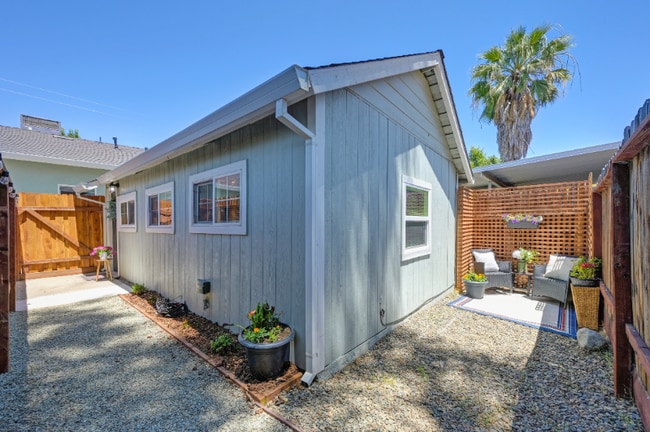 Photo - 210A Marshall Ave