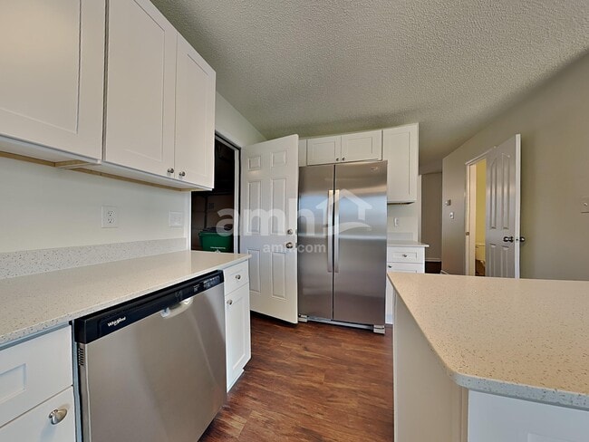 Photo - 7026 Blithe Low Pl