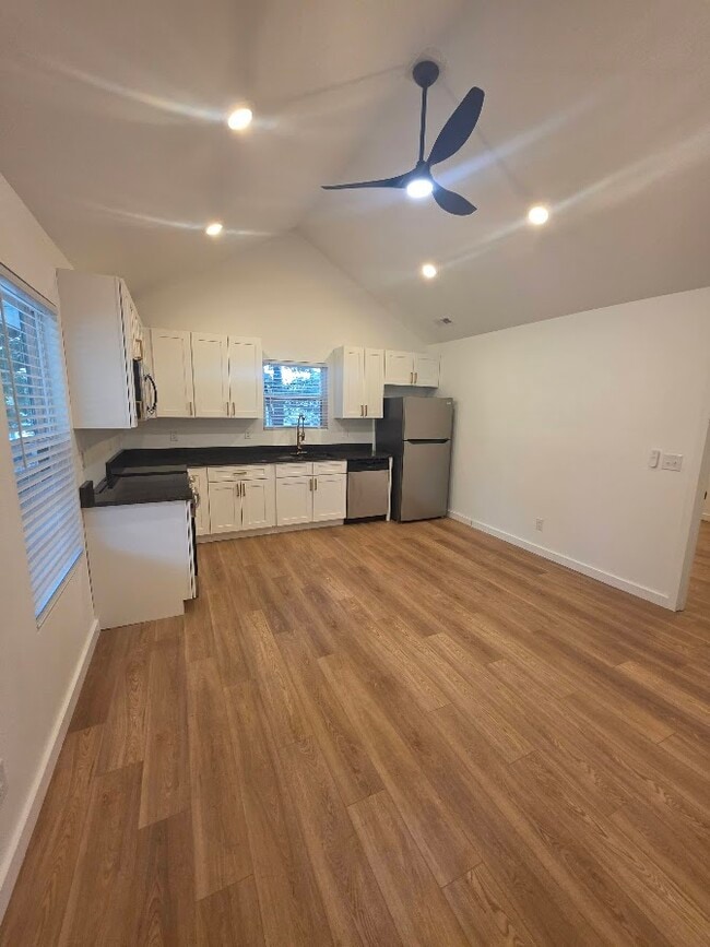 Photo - 259 S Walnut Ave