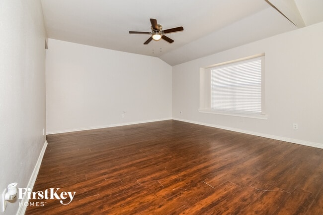 Photo - 472 Perch Rd
