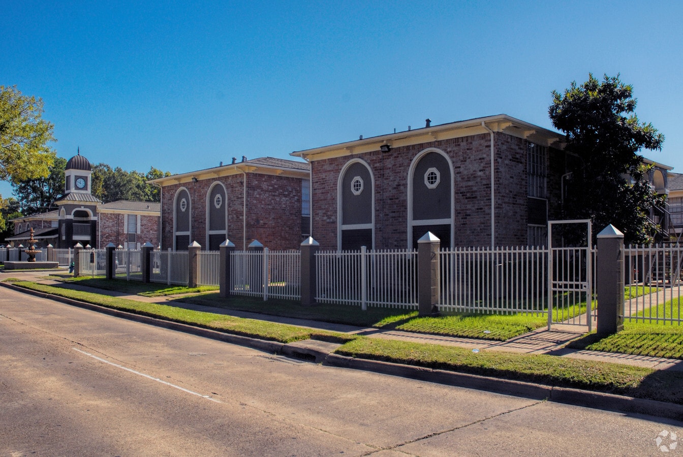 Hammerly Villas - Hammerly Villas