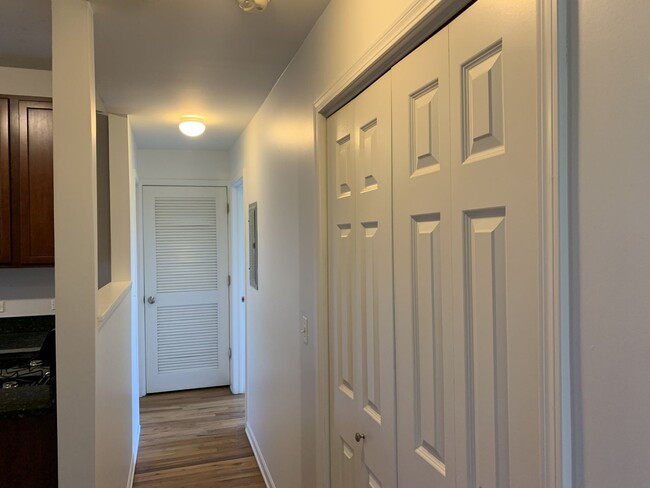 Photo - 1943 W Chase Ave Unit 2