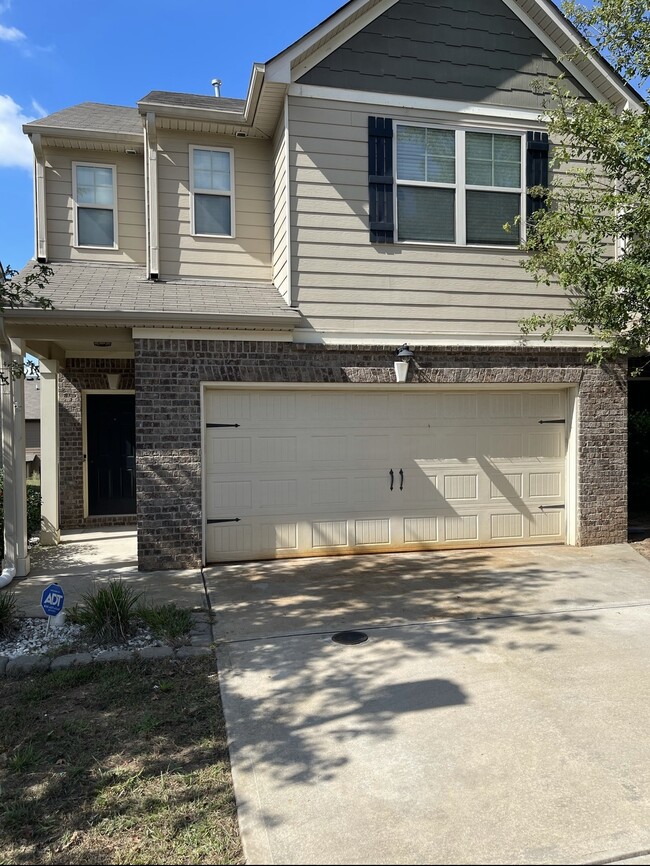 Building Photo - 5881 San Gabriel Ln