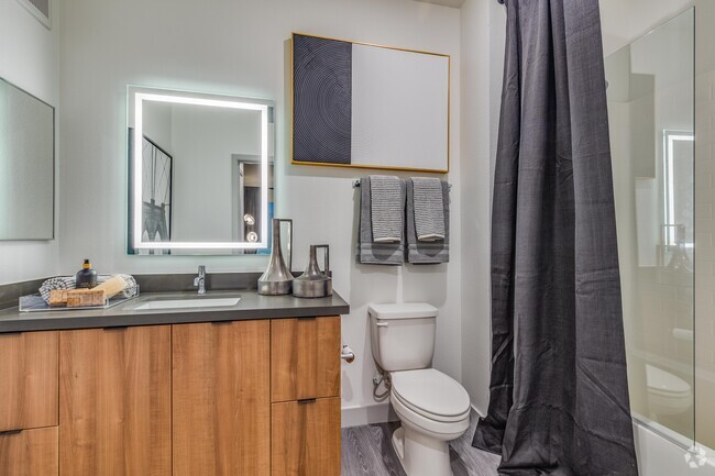 2 BR, 2 BA (Deco) - 1,196 SF