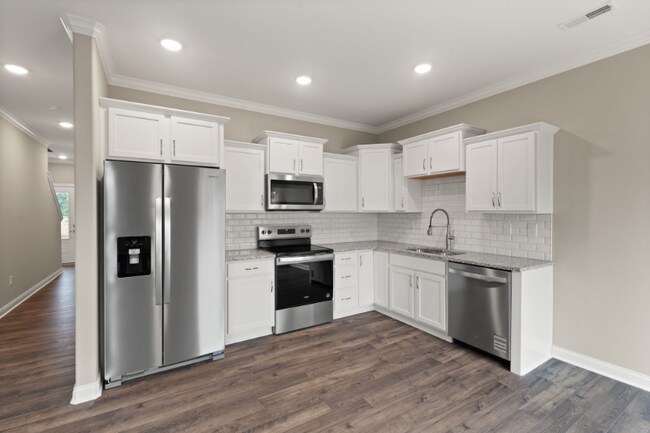 Photo - 1579 CYPRESS Cv NW